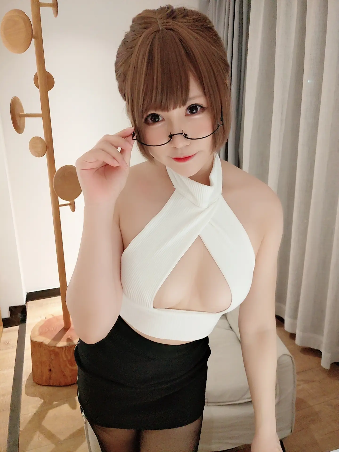 Nyako喵子 NO.024 自拍六连5开胸黑丝自拍 [18P-28MB]-AQA.CC