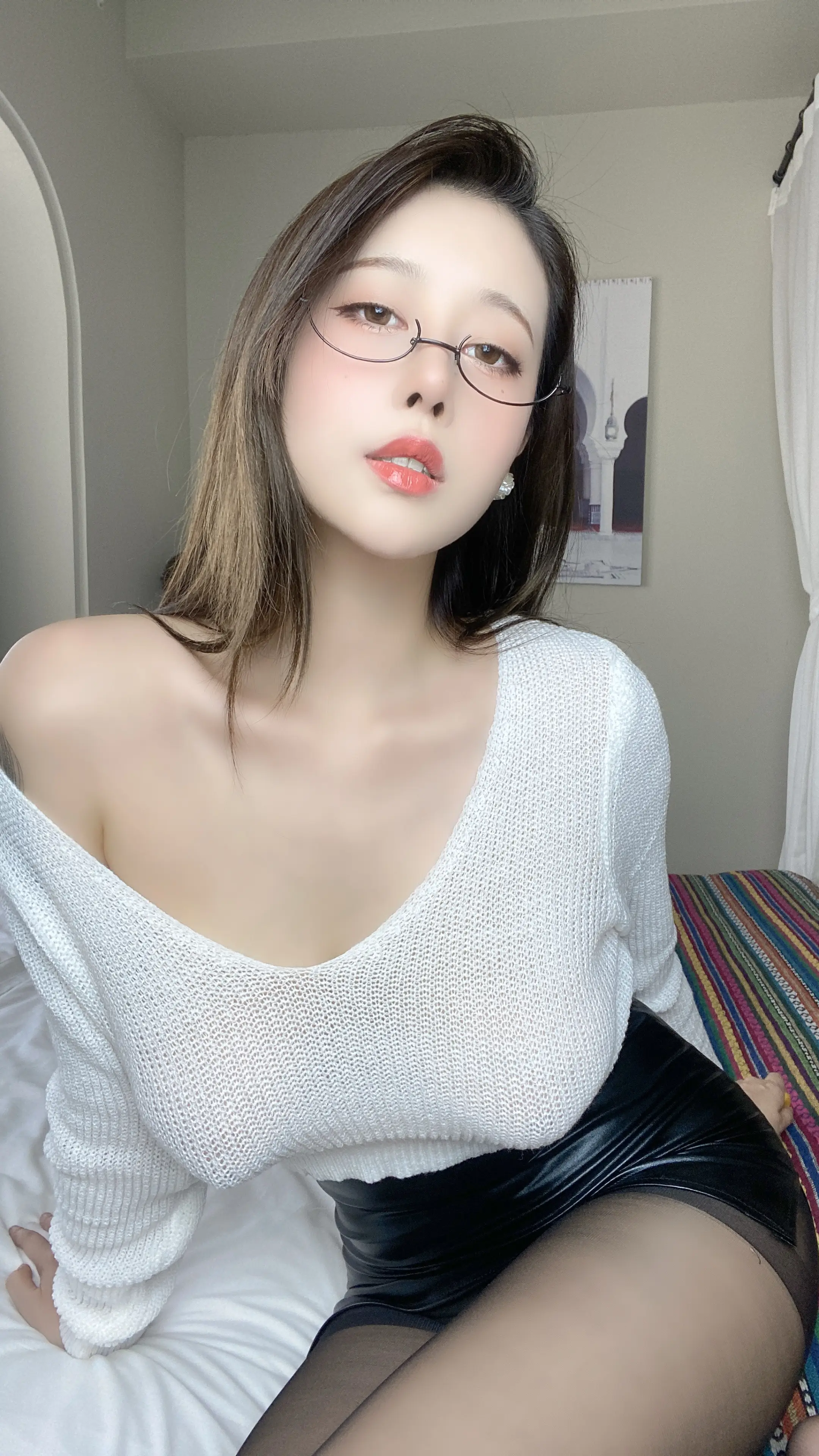 NO.043 24号自拍本-姐姐[75P7V-652.2M]-AQA.CC