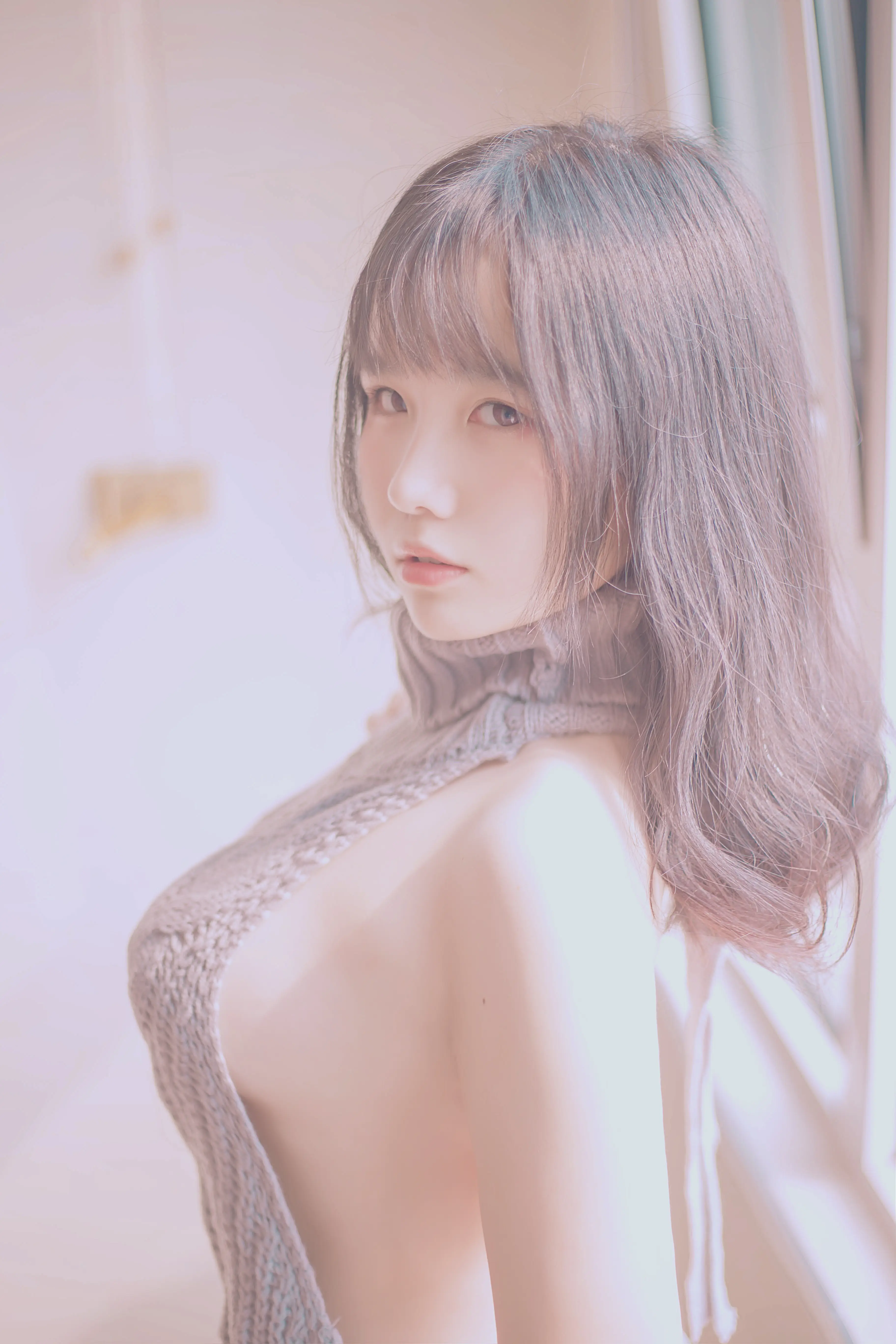 阿半今天很开心 NO.001 露背毛衣 [28P-157MB]-AQA.CC