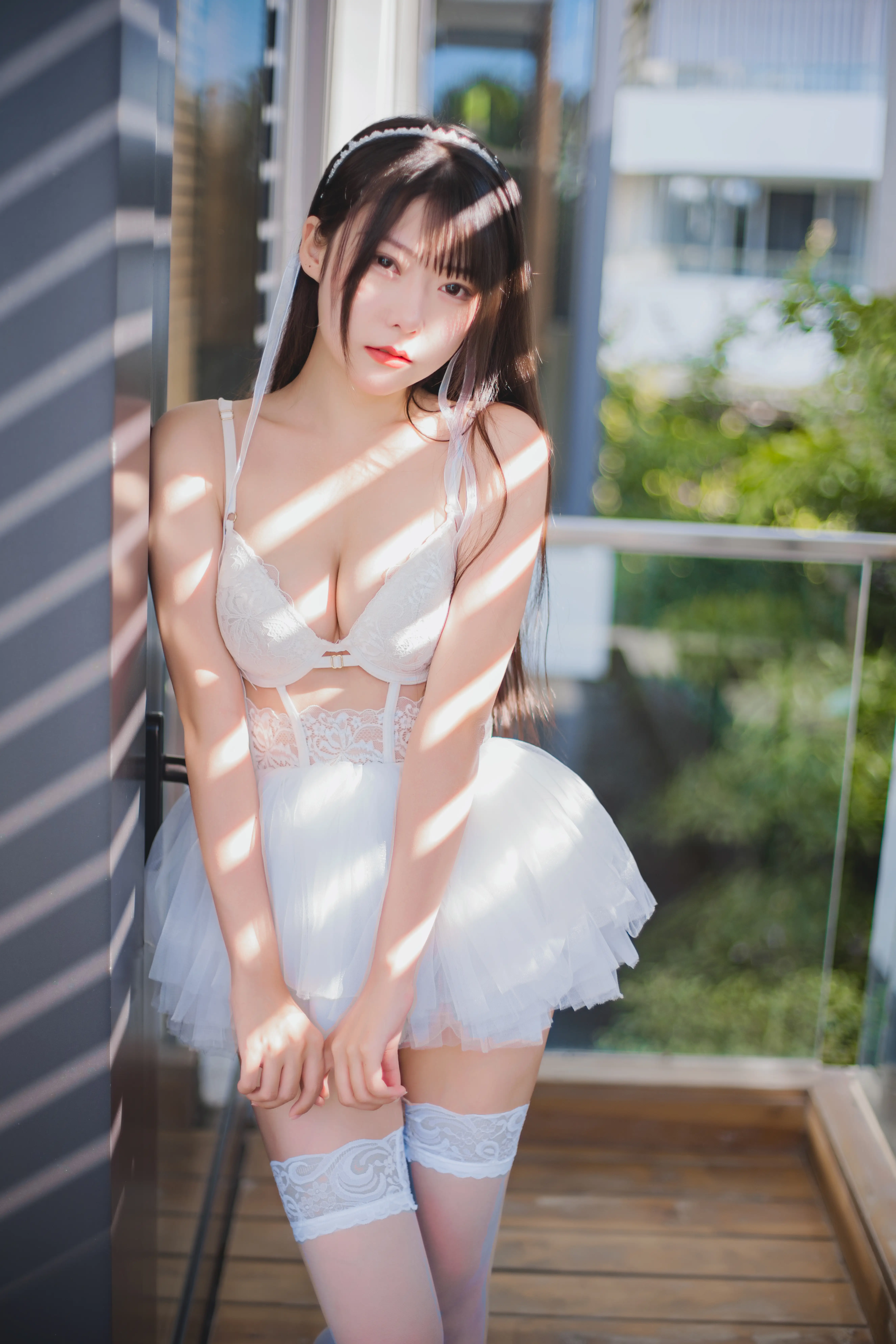 杨枝甘露 白色纱裙[48P1V 1.22GB]-AQA.CC